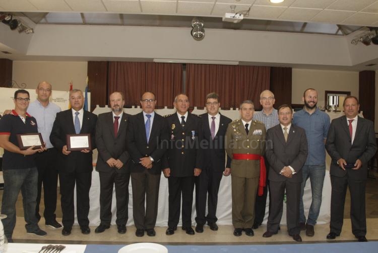 La Federación Melillense de Fútbol recibe la placa al mérito penitenciario