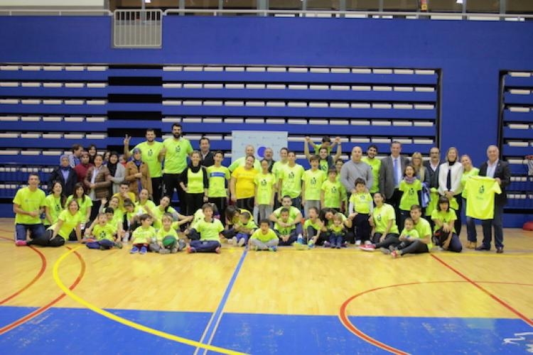 El Club Melilla Baloncesto visita a la asociación TEAMA