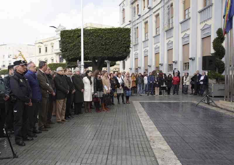 Melilla muestra su repulsa contra la barbarie terrorista