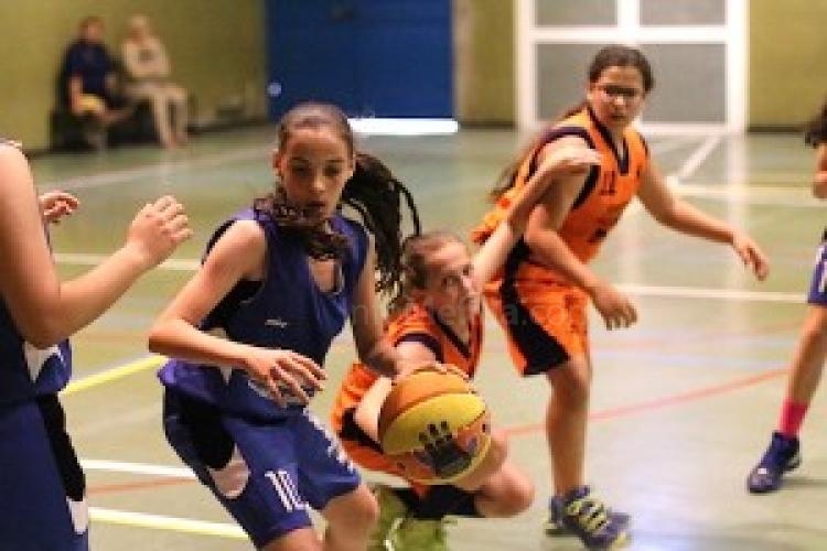 Melilla Baloncesto: El minibasket femenino se mete en la final