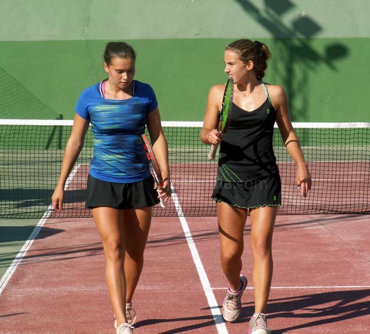 XII Internacional de Tenis Femenino Ciudad de Melilla: Los partidos pudieron comenzar a pesar del retraso por el estado de las pistas