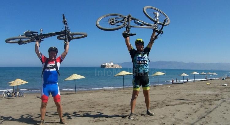 Ciclismo: Pedales Sin Fronteras Melilla hacen por primera vez la ruta Melilla-Alhucemas mtb