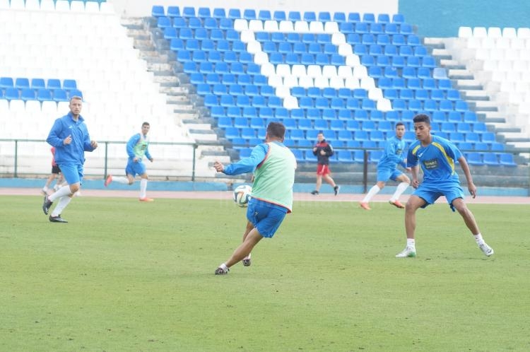 Chota, Richi y Sufian, “tocados” en la U.D. Melilla