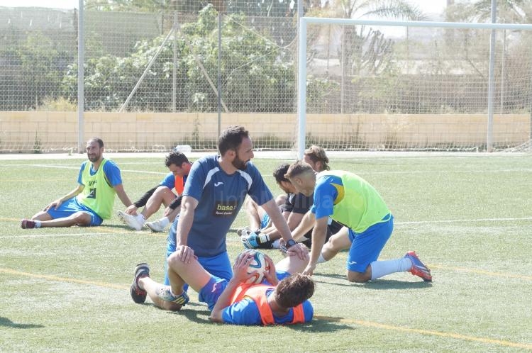 La U.D. Melilla se ejercita antes de viajar a Lepe