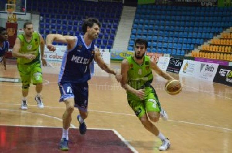 Melilla Baloncesto cumple su objetivo de salir de su visita ante Planasa Navarra con la victoria (75-83)