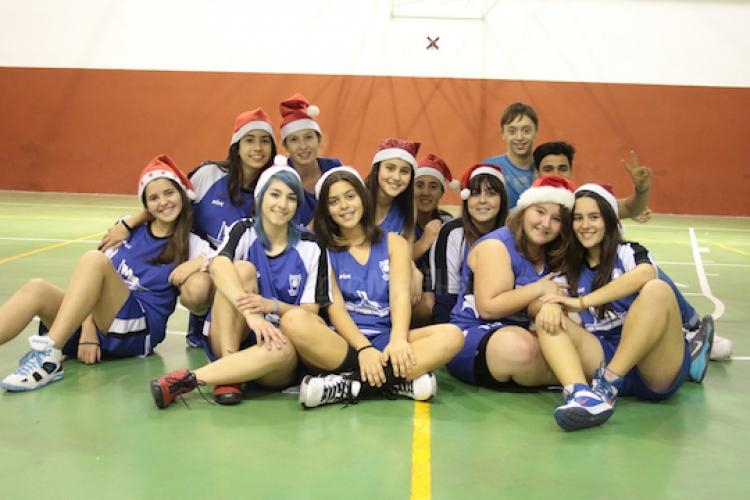 Melilla Baloncesto: Concurso de tiro en el último entrenamiento del año para las cadetes