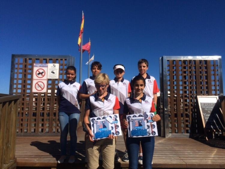 Vela: El Real Club Marítimo realiza un buen papel en la regata solidaria "Astrapace"