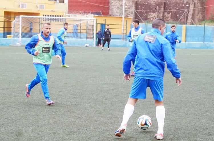 La U.D. Melilla sigue preparando el partido del domingo