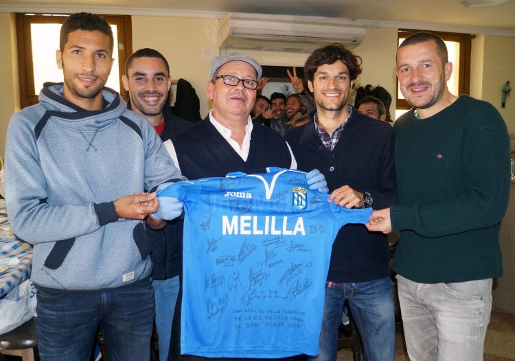 Unión Deportiva Melilla: Comida de equipo en el restaurante "Dique Sur"