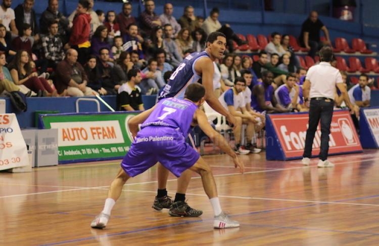 ¿Que le pasa a Melilla Baloncesto? Remontada sin premio ante el Quesos Cerrato (69-65)