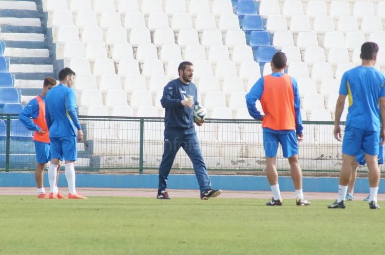 Unión Deportiva Melilla: Último entrenamiento antes de visitar al Arroyo C.P.