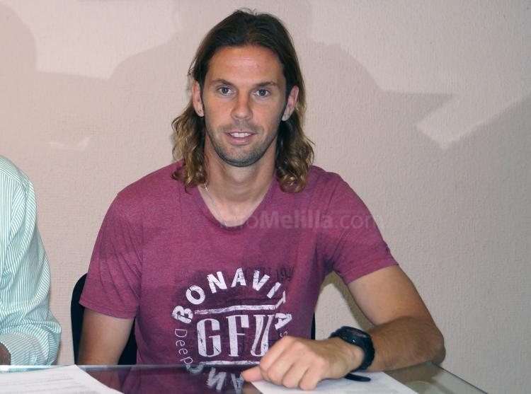 David Sánchez renueva por dos temporadas con la U.D. Melilla