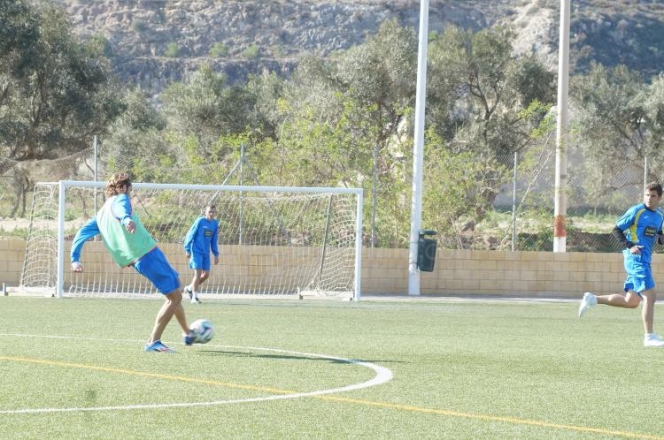 La U.D. Melilla continúa preparando el partido de Lucena