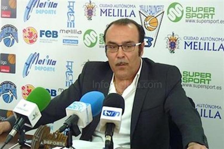 Ha ofrecido renovar a Alcoba y a Larraona