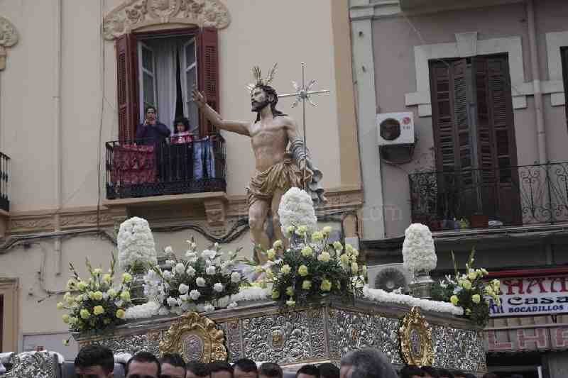 Melilla culmina su Semana Santa con el encuentro entre el Cristo Resucitado y la Virgen del Rocío