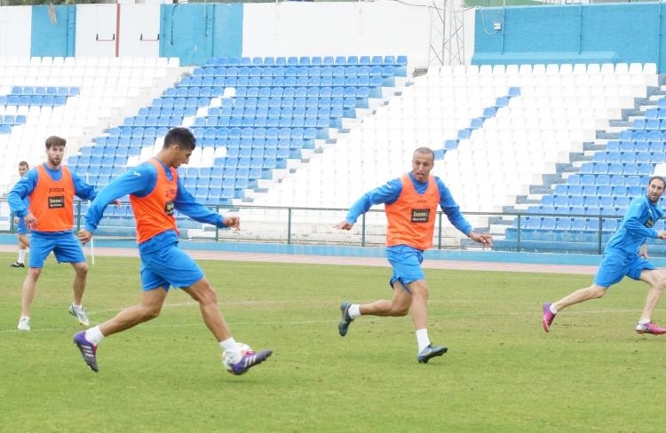Unión Deportiva Melilla: Último entrenamiento antes de visitar al Real Jaén C.F.