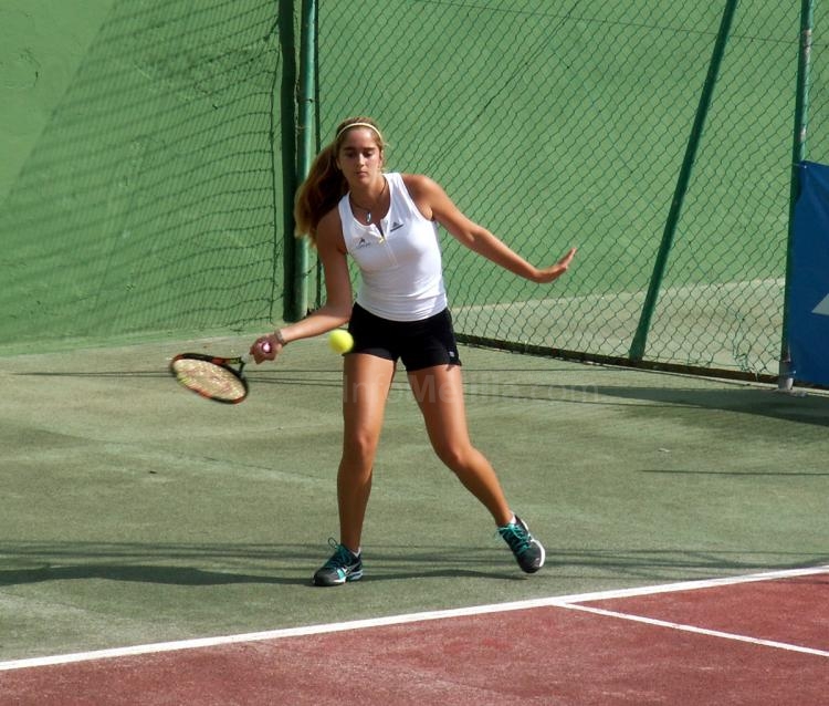 XII Internacional de Tenis Femenino Ciudad de Melilla: Los partidos pudieron comenzar a pesar del retraso por el estado de las pistas