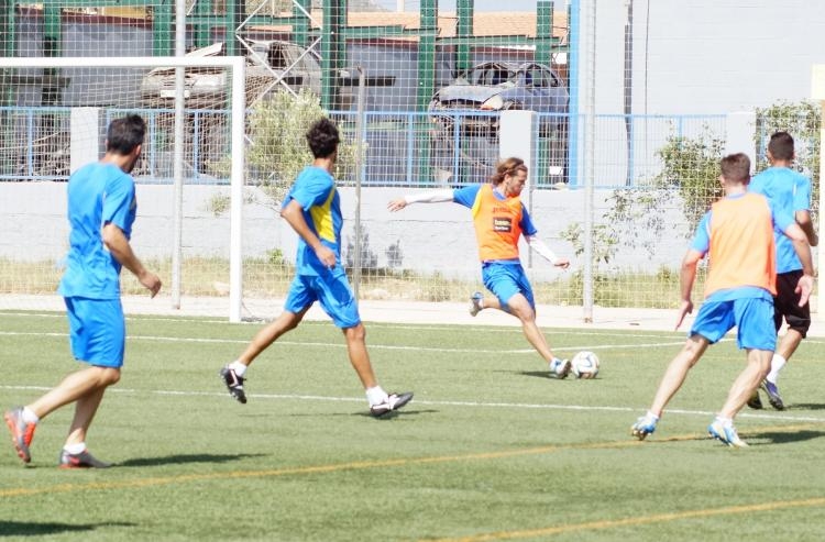 La U.D. Melilla se ejercita antes de viajar a Lepe