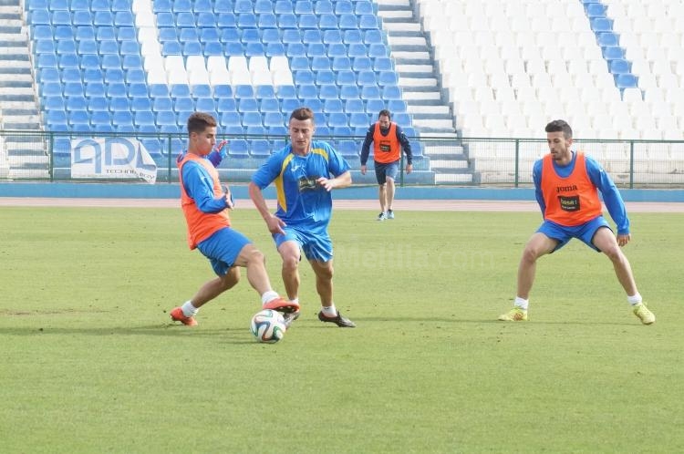 Unión Deportiva Melilla: Último entrenamiento antes de visitar al Arroyo C.P.