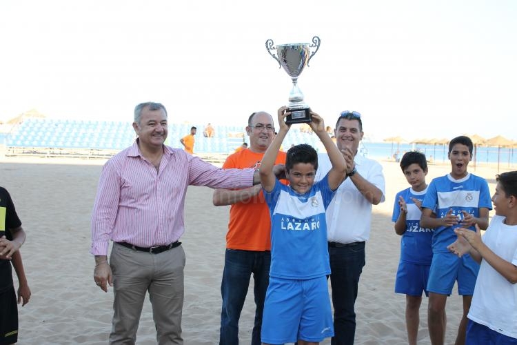 La Peña Real Madrid, campeón alevín de fútbol playa al imponerse en la final al Rusadir CF por 6-3