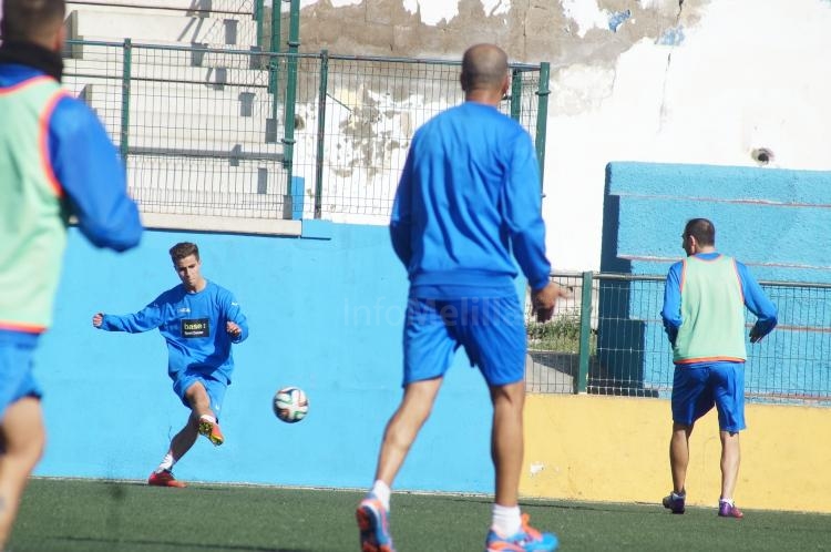 Unión Deportiva Melilla: Sesión táctica en La Espiguera