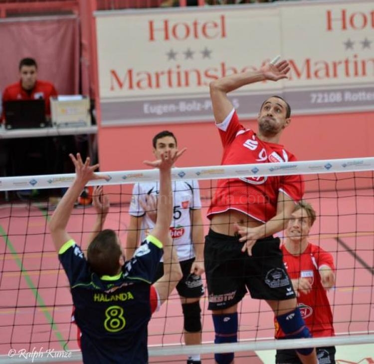 El Club Voleibol Melilla ficha al central Aitor Canca