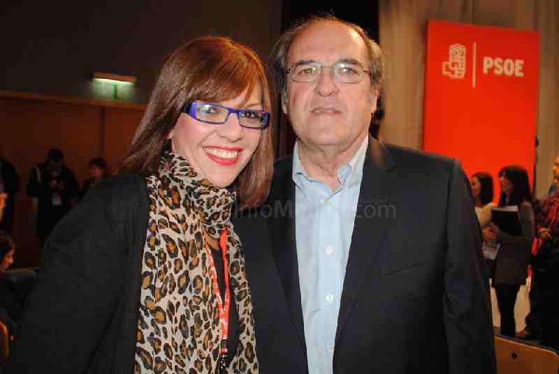 Sabrina Moh junto al ex ministro de Educación, Ángel Gabilondo