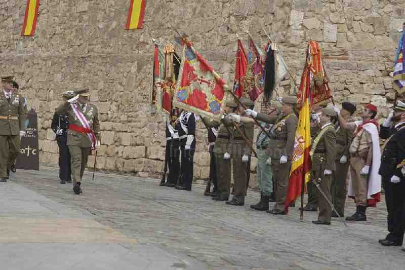 Unos 220 civiles juran bandera en Melilla en el aniversario de la ULOG24