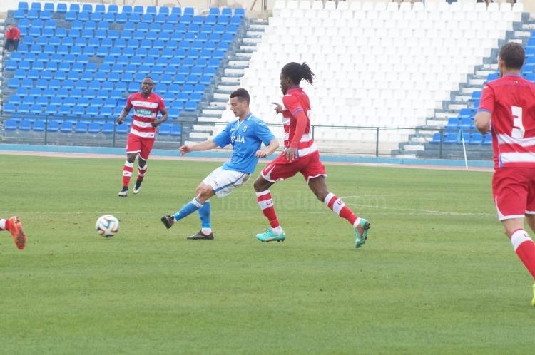 La U.D. Melilla se reencuentra con el triunfo ante el Granada B (2-1)
