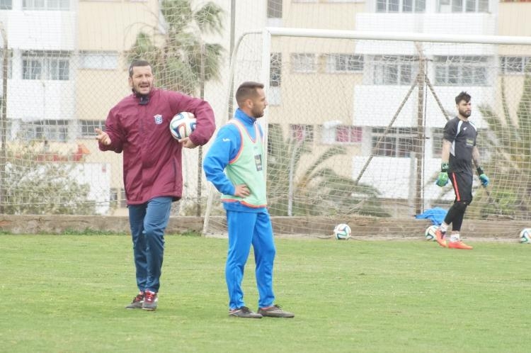 Unión Deportiva Melilla: Intensa y fría sesión en el anexo del Álvarez Claro