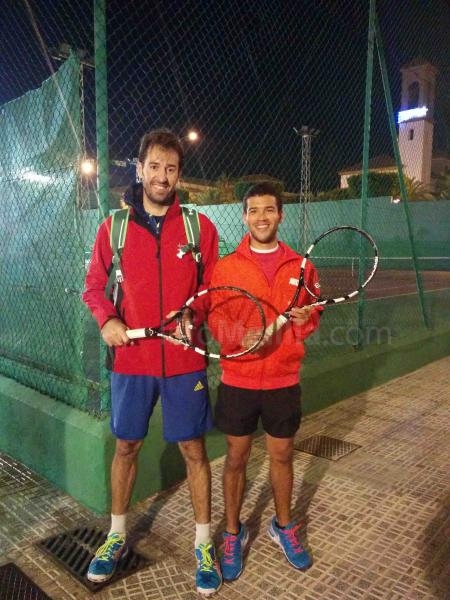 Los finalistas masculinos Mohamed Douiri y Jesús Martínez