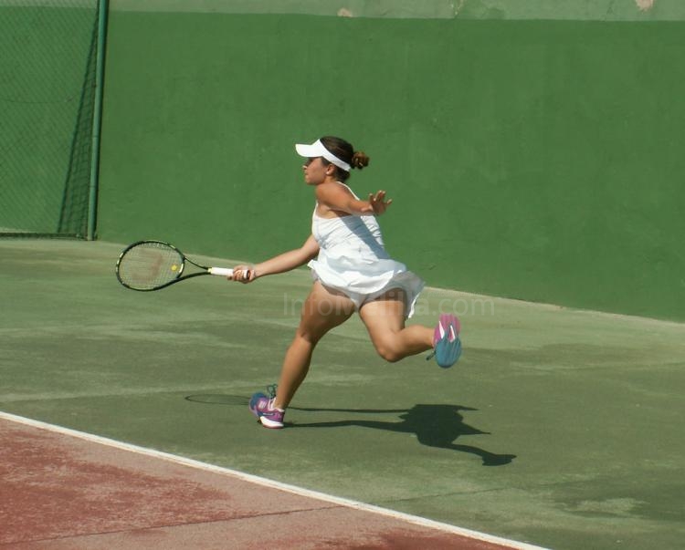 XII Internacional de Tenis Femenino Ciudad de Melilla: Los partidos pudieron comenzar a pesar del retraso por el estado de las pistas