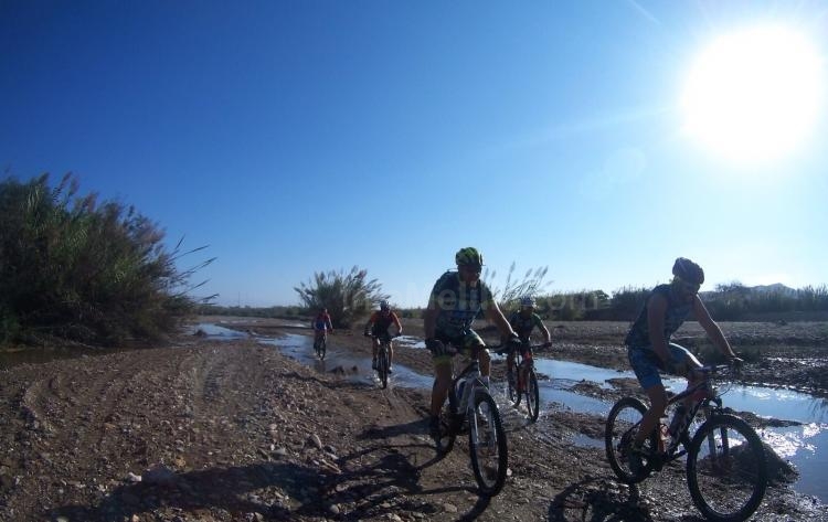 Ciclismo: Pedales Sin Fronteras Melilla hacen por primera vez la ruta Melilla-Alhucemas mtb