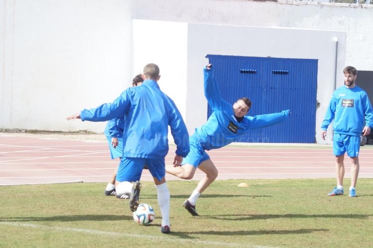 Unión Deportiva Melilla: Sesión regenerativa en el "Álvarez Claro"