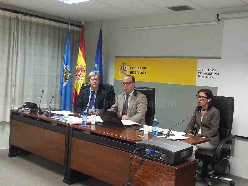El delegado del Gobierno vuelve a expresar su respaldo a los policías destinados en la frontera