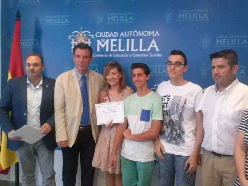 Abdelnaybet Aomar y Francisco José Galindo García, ganadores del certamen sobre estudio matemáticos y estadísticos de la UGM