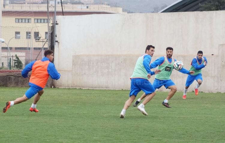 Unión Deportiva Melilla: Intensa y fría sesión en el anexo del Álvarez Claro