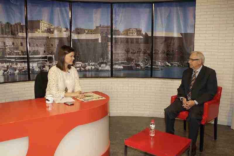 Imbroda alaba el trabajo de los profesionales de TVM y se congratula del avance en calidad experimentado por el ente público