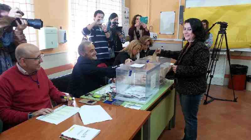 María José Moreno votando
