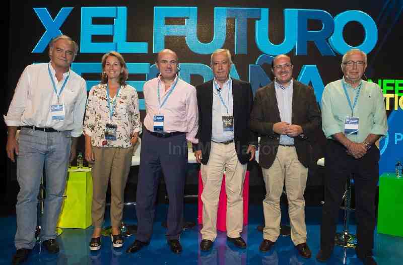 Imbroda junto a altos cargos del PP