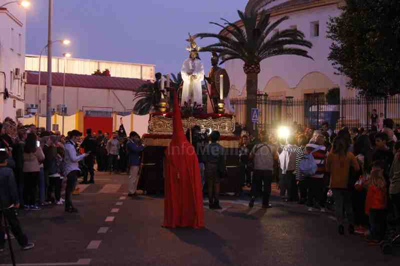 'La Sentencia' realiza su estación de penitencia por las calles de Melilla la noche de Lunes Santo