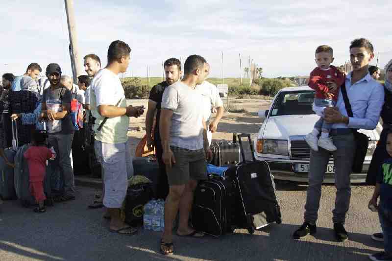 Ciudadanos sirios se unen a la manifestación celebrada en Melilla en apoyo a su pueblo