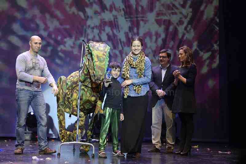 Alba García, elegida Reina Infantil del Carnaval 2015 en un Kursaal abarrotado de diversión