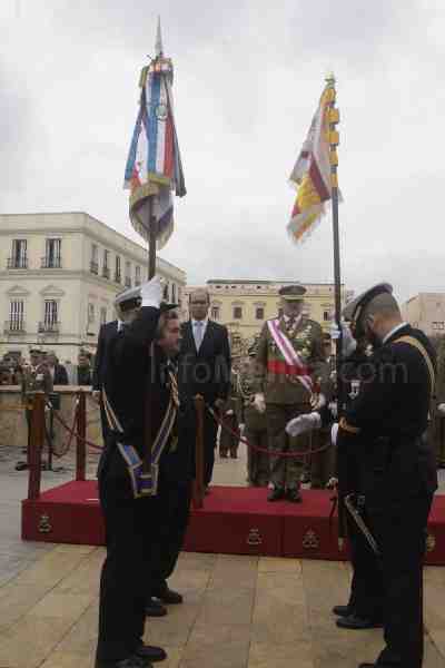 Unos 220 civiles juran bandera en Melilla en el aniversario de la ULOG24