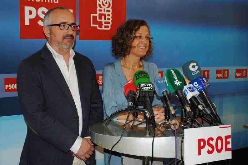 Jaime Bustillos junto a Gloria Rojas