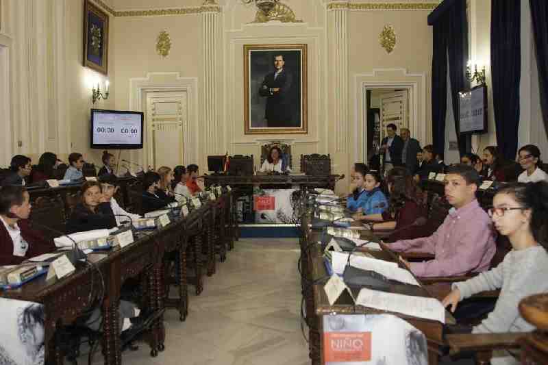 Los niños melillenses protagonizan un Pleno Infantil en el Día Universal del Niño
