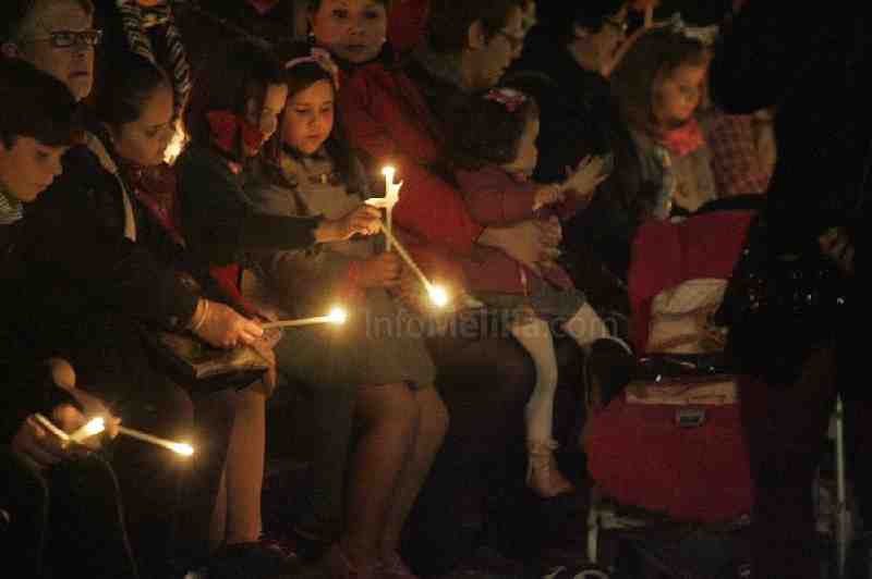 Sobriedad y elegancia en el Viernes Santo melillense enlutado por la muerte de Cristo