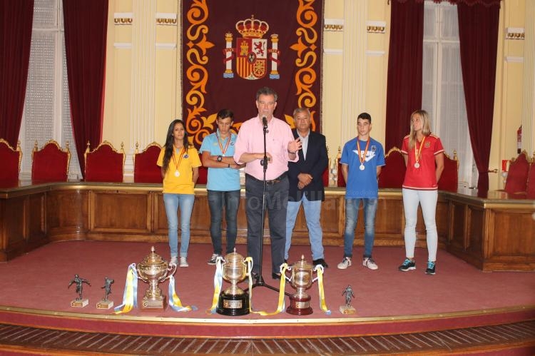 La Ciudad Autónoma recibe a las tres selecciones melillenses de fútbol playa subcampeonas de España