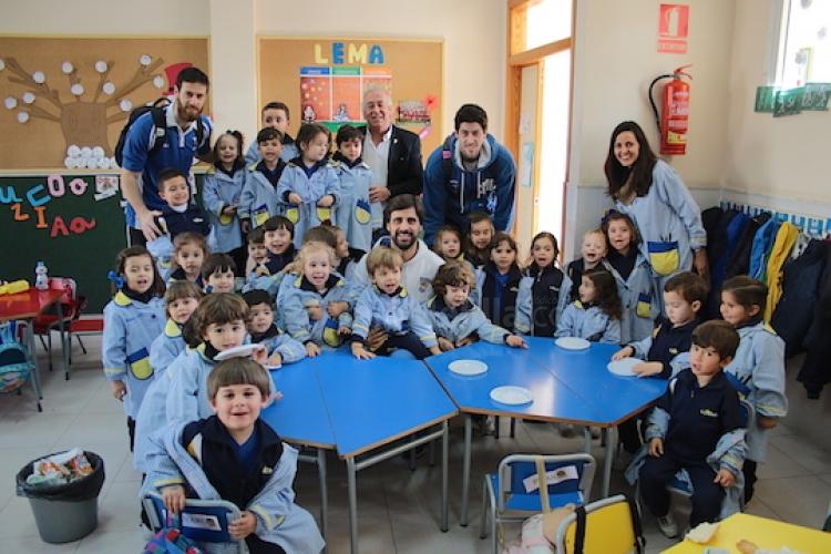Una representación de Melilla Baloncesto visitó el Colegio La Salle-El Carmen