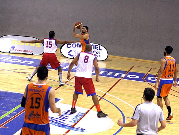 Baloncesto Liga EBA: Durísimo partido en Córdoba para los colegiales